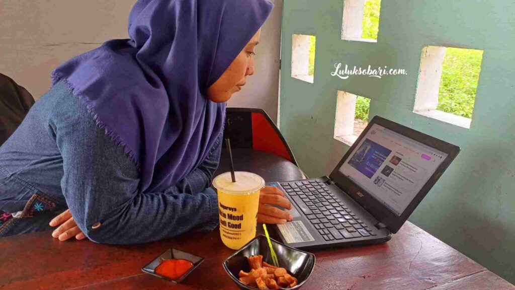 Aplikasi jualan online Lazada